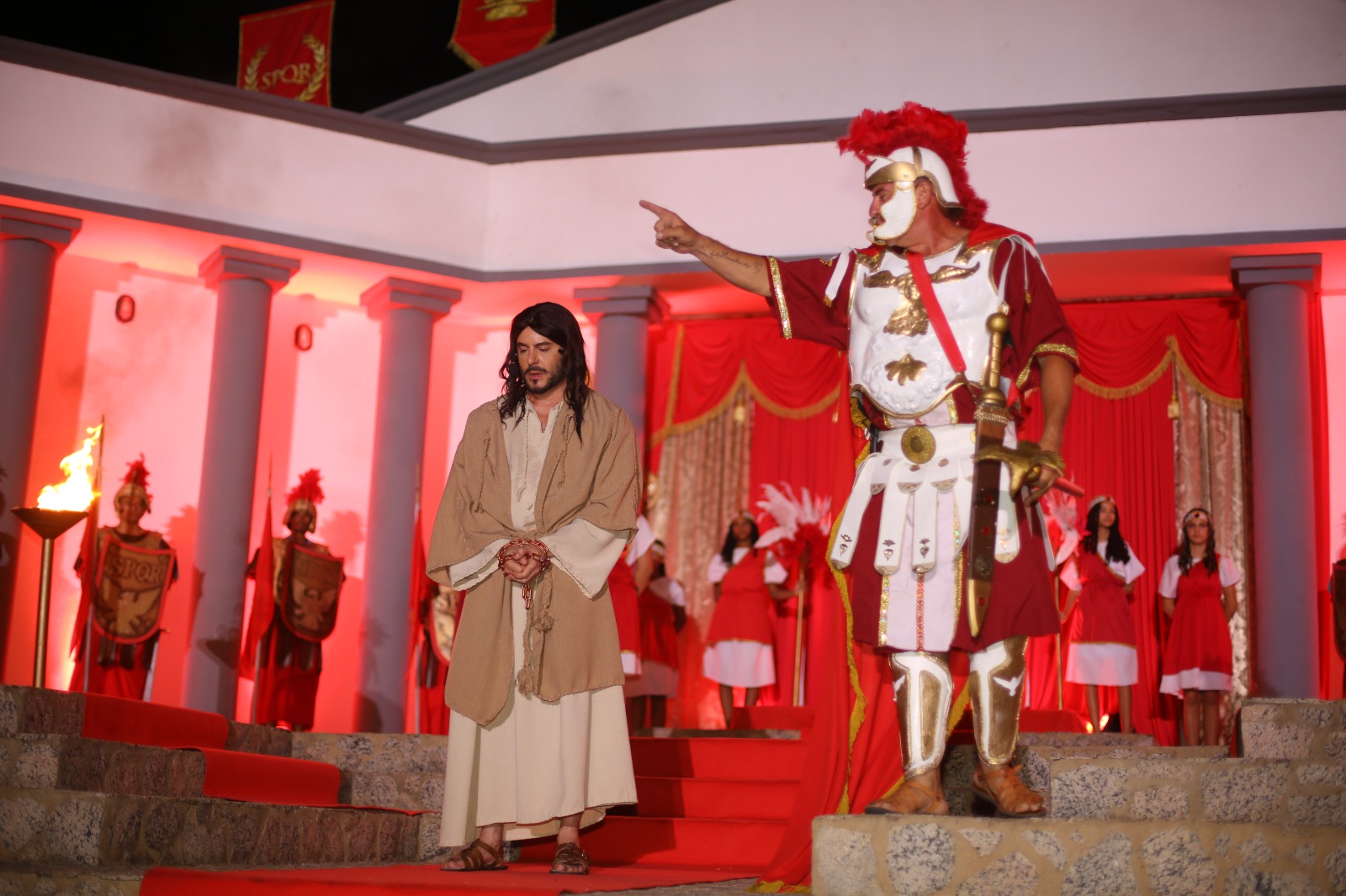 MUCAJAÍ CELEBRA SUCESSO DA 42ª PAIXÃO DE CRISTO COM PÚBLICO RECORDE E SEGUE COM MEGA-PROGRAMAÇÃO NO FIM de SEMANA.